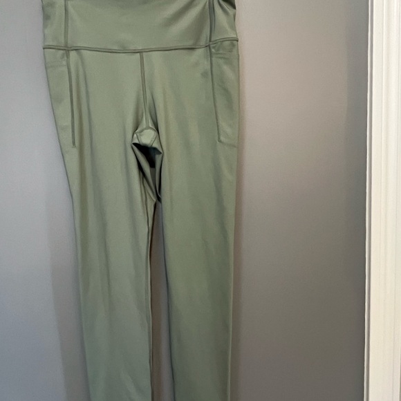 3 Piece Gap fit activewear - Picture 7 of 13